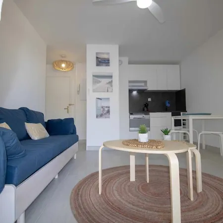 Bright Of 32 M Renovated Near Town