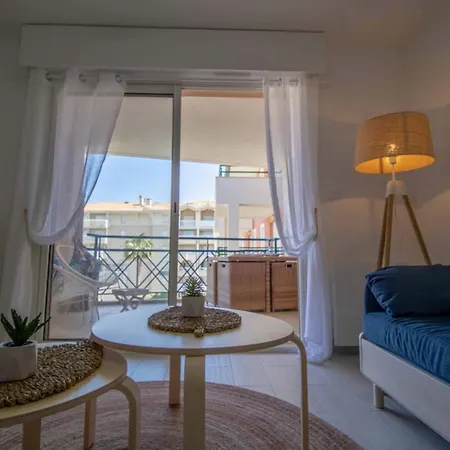 Bright Of 32 M Renovated Near Town Appartamento